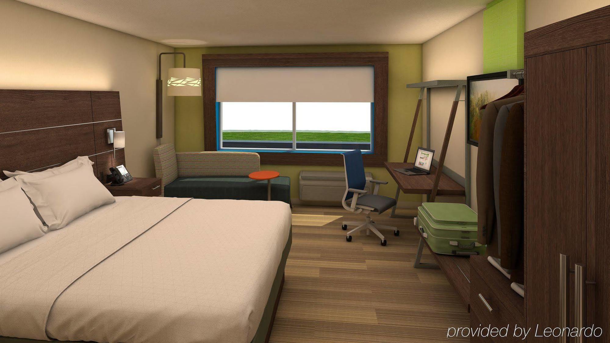Holiday Inn Express & Suites Madison By Ihg Exterior photo